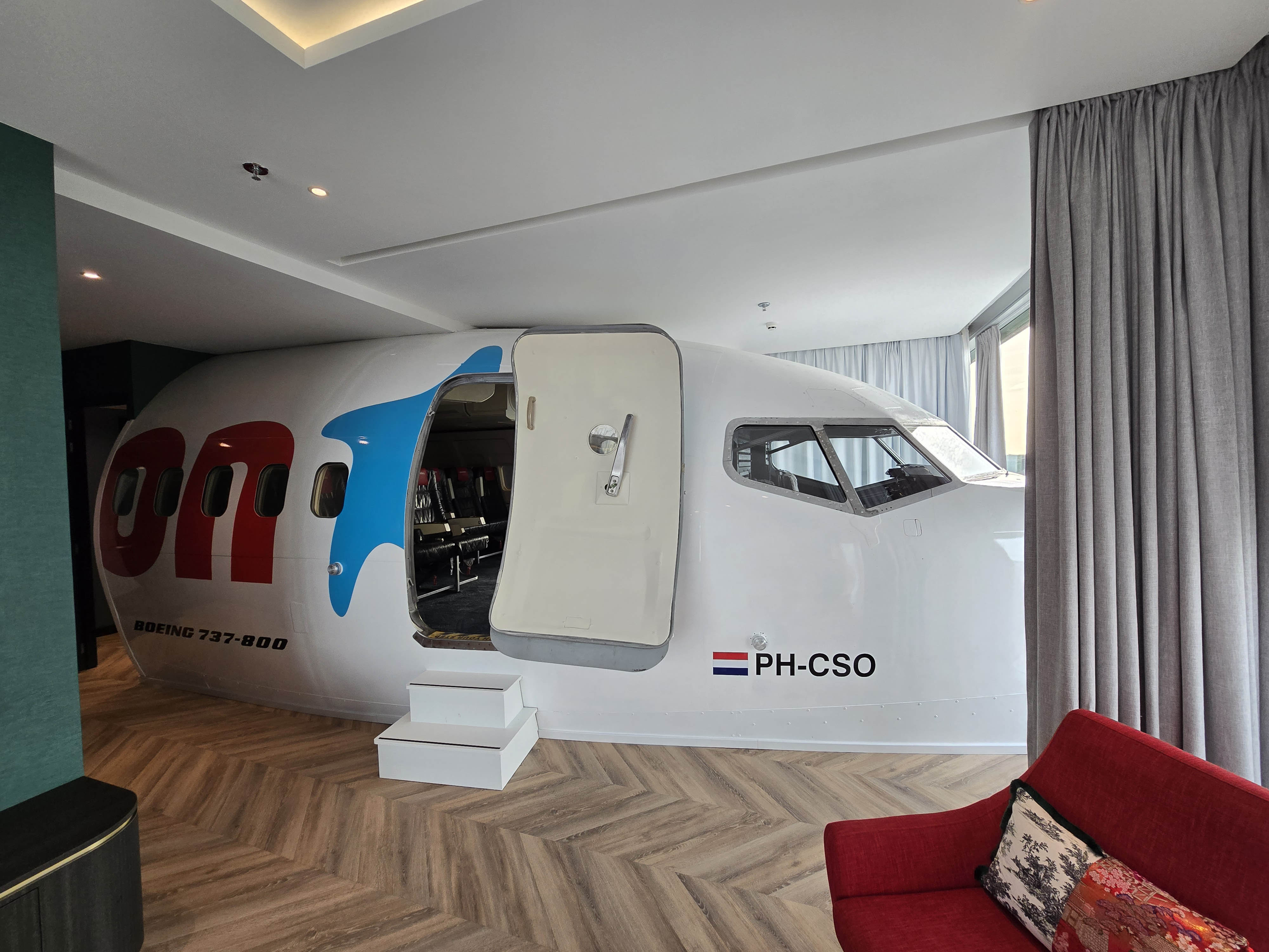 Boeing 737 Suite